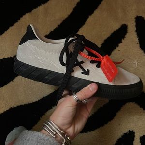 OFF WHITE SHOES - Vulcanized Sneaker